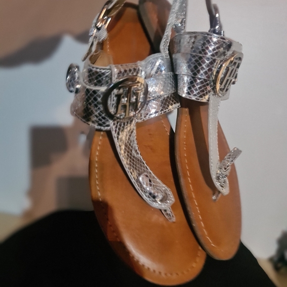 Tommy Hilfiger great condition flat sandals size 8 - Picture 8 of 8